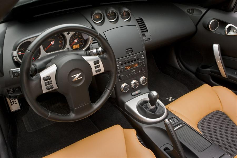  Nissan 350Z Roadster 2005 года  (фото 7 из 25)